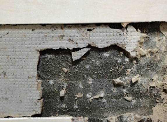 柔性防水層上貼磚，不可忽視的掉磚隱患