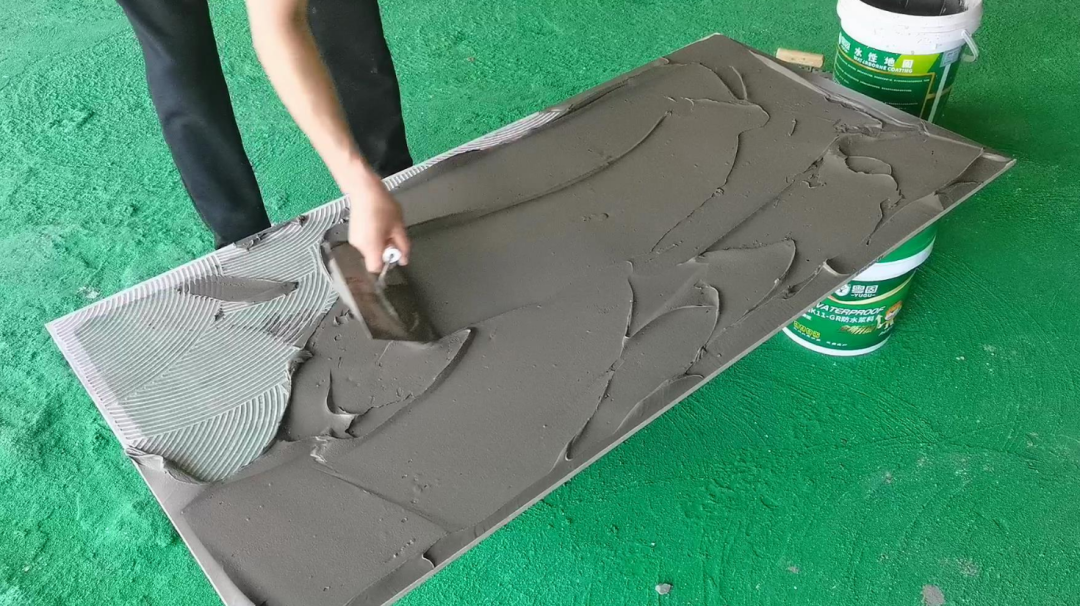 背膠+瓷磚膠，組合施工，貼磚更牢！